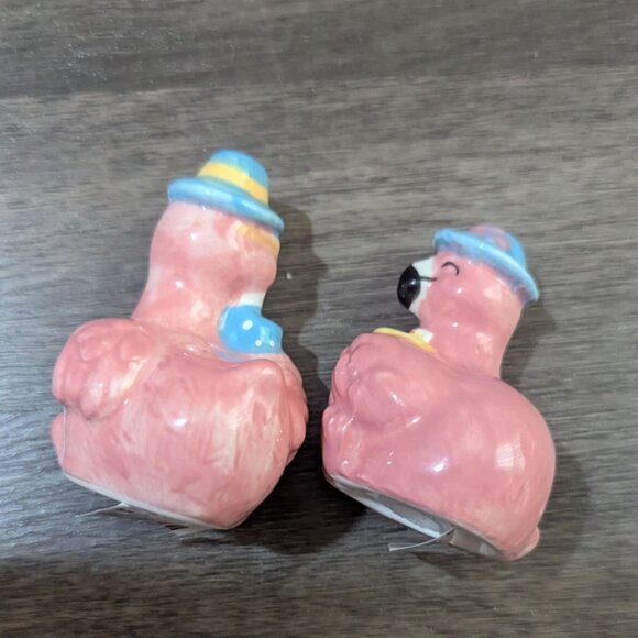 Pink Flamingo Salt & Pepper Shaker Set  Hats Cute Décor Ceramic 3" Tall beach ne - Picture 2 of 6
